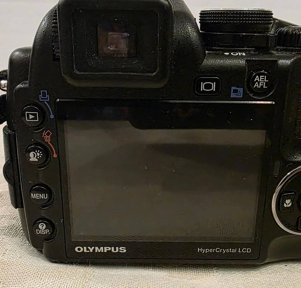 Olympus SP-57OUz 10MP CCD AA Battery Digital Camera/Strap& Lens Cap/ Case
